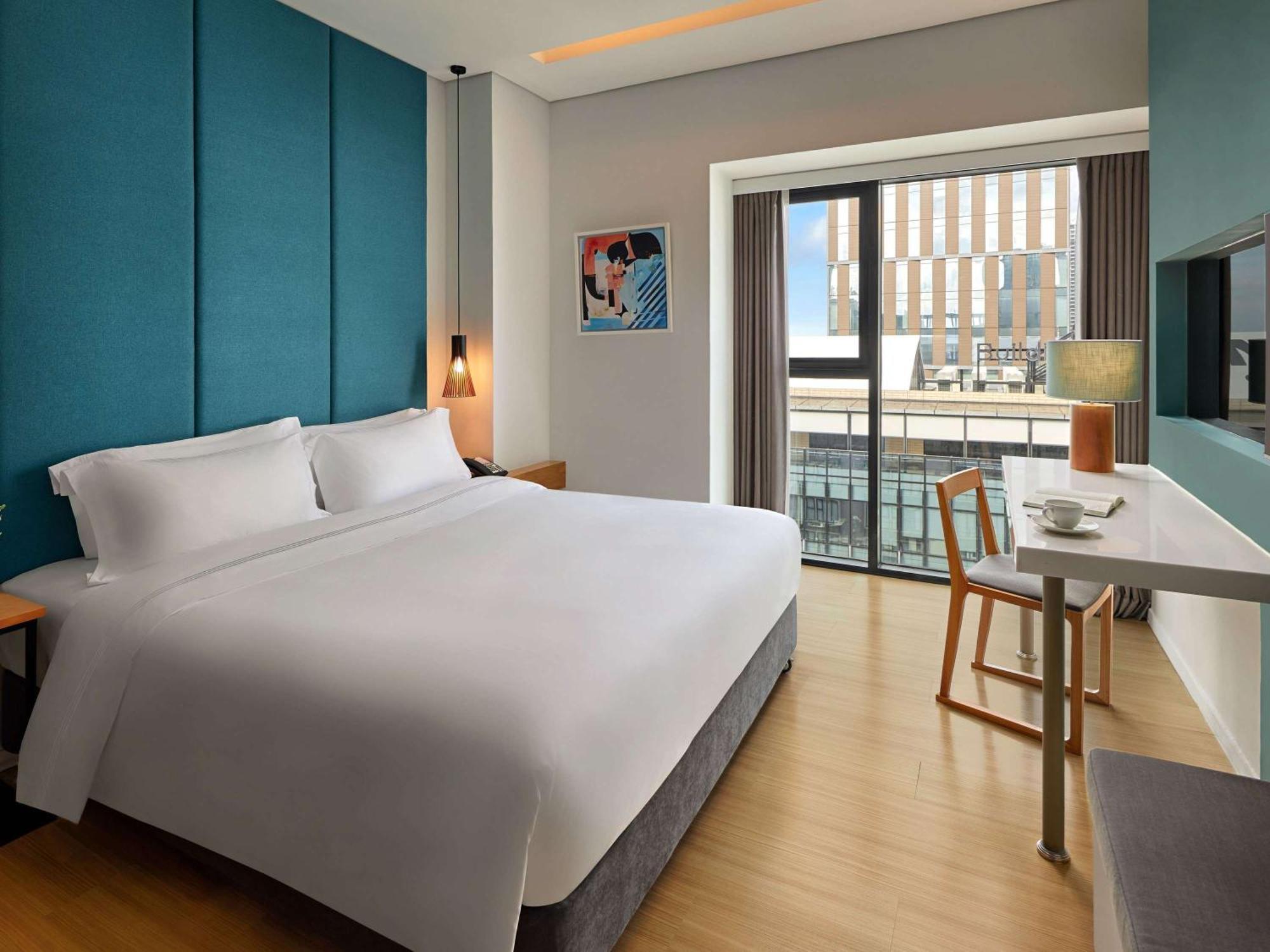 Novotel Living Saigon South Хошимин Экстерьер фото