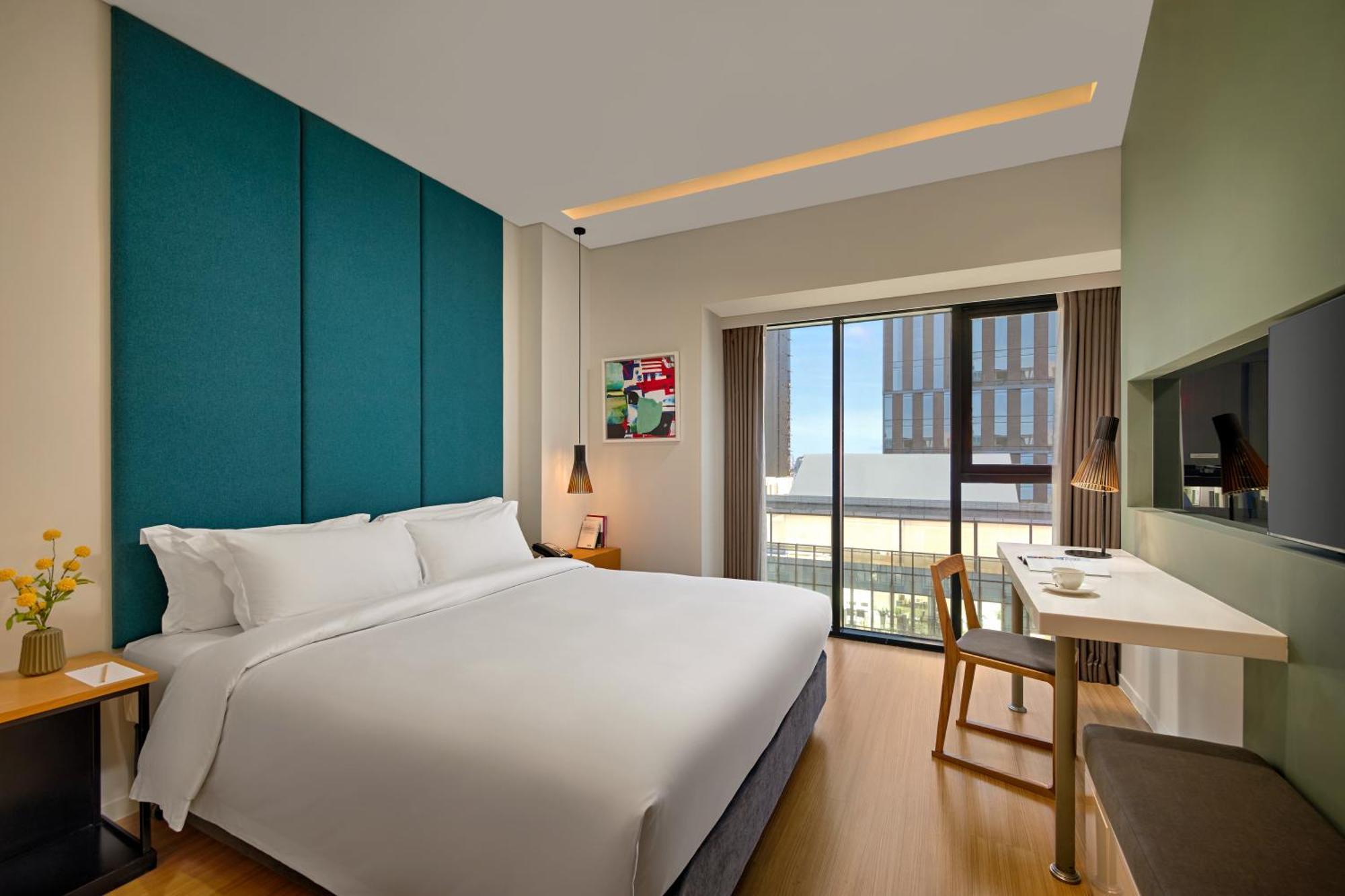 Novotel Living Saigon South Хошимин Экстерьер фото